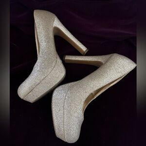 MASSIMO Women’s Silver Glitter Platform Pumps SZ 8 MED Width VERY Sparkly Shoes